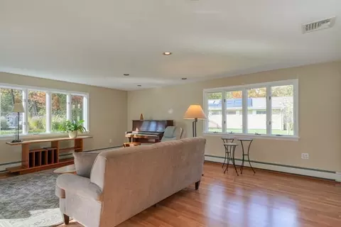36 Ruthellen Rd, Framingham, MA 01701 photo 8