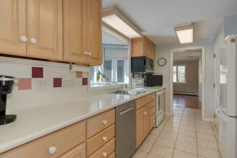 36 Ruthellen Rd, Framingham, MA 01701 photo 11