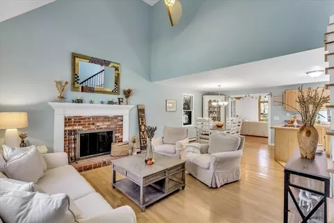 20 Windsor Way, Mashpee, MA 02649 photo 3