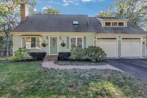 20 Windsor Way, Mashpee, MA 02649