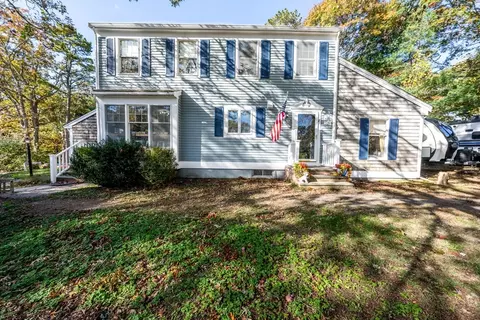 8 W Crossfield Rd, Sandwich, MA 02644