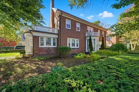 6 Elba St, Brookline, MA 02446