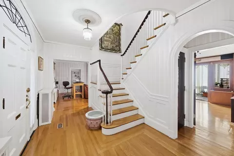 Entry Way - 6 Elba St, Brookline, MA 02446 photo 1 of 5
