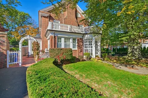 Exterior - 6 Elba St, Brookline, MA 02446 photo 5 of 6