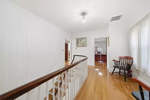 Entry Way - 6 Elba St, Brookline, MA 02446 photo 4 of 5