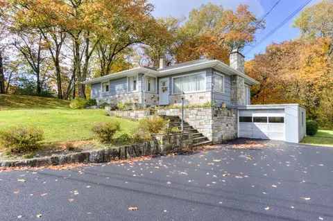 39 Melrose St, Boylston, MA 01505