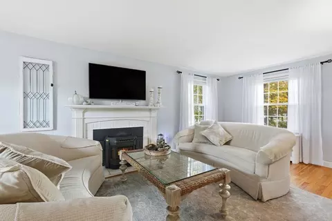 42 Redstone Dr, Springfield, MA 01118 photo 6