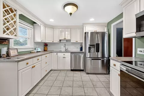 1680 Parker St, Springfield, MA 01128 photo 6