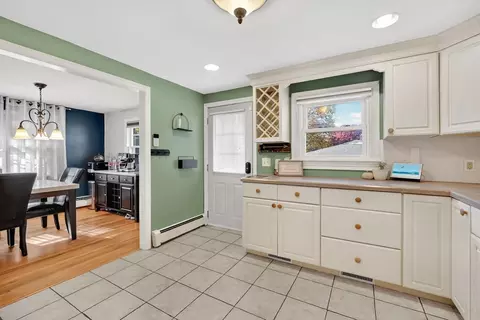 1680 Parker St, Springfield, MA 01128 photo 7