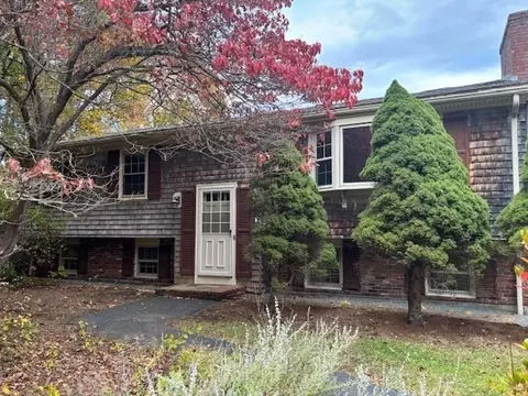 38 S Washington St, Norton, MA 02766