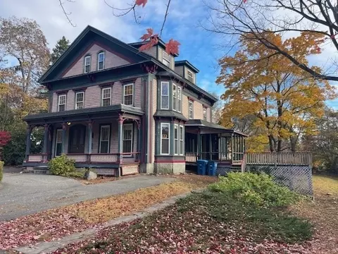 21 High St, Monson, MA 01057