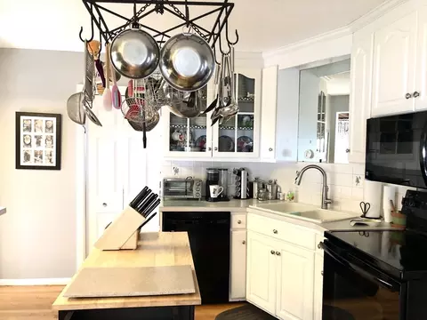 7 Ashbrook St, Springfield, MA 01118 photo 4
