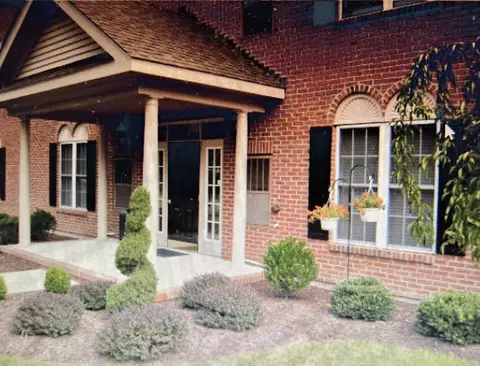 968 Geraldine St #1A, New Bedford, MA 02740