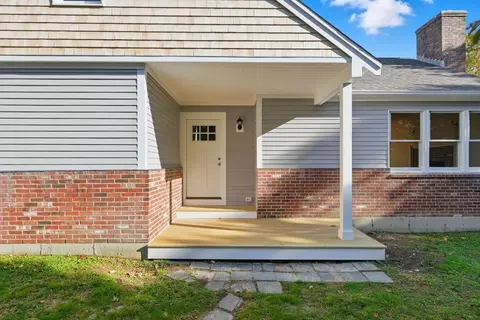 273 Sandwich Rd, Falmouth, MA 02536