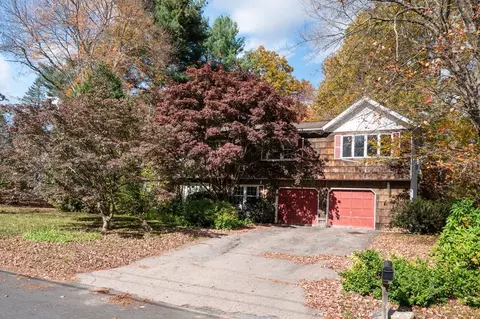 107 Richard Rd, Holliston, MA 01746