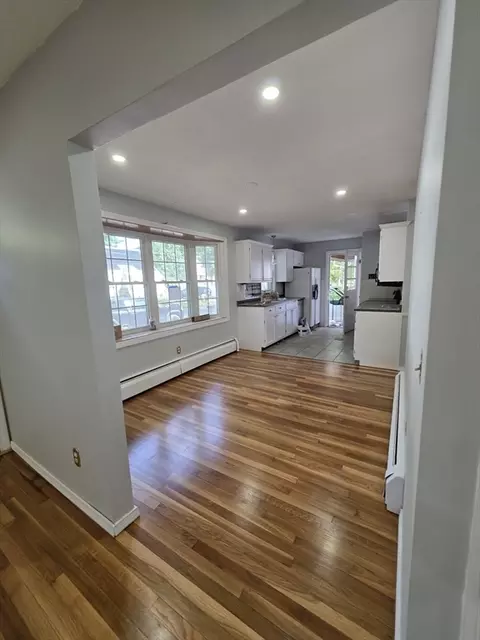 20 Oregon Ave, Fitchburg, MA 01420