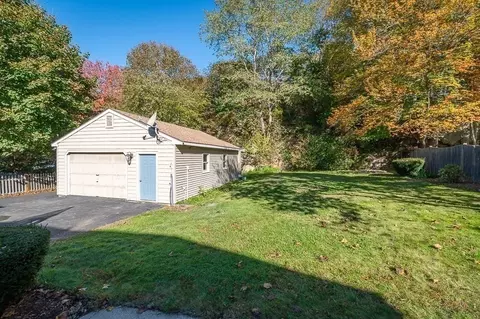 28 Macomber Rd, Gloucester, MA 01930 photo 12