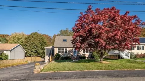 28 Macomber Rd, Gloucester, MA 01930 photo 4