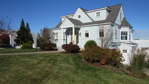 53 Skytop Rd, Ipswich, MA 01938