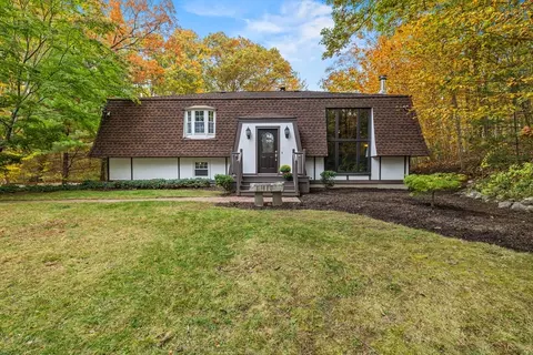 64 Ridgehill Rd, Attleboro, MA 02703