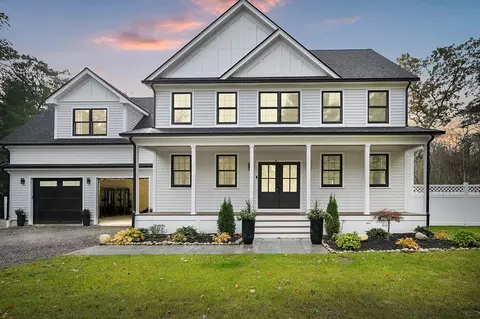 27 Woodcock Rd, Dartmouth, MA 02747