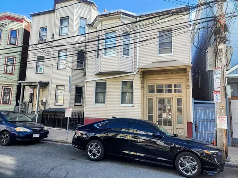 403-405 Saratoga St, Boston, MA 02128