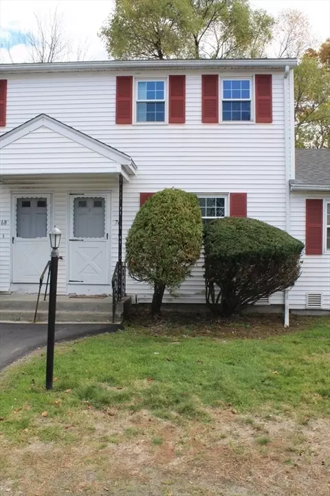 70 Arnold Ave #70, Lowell, MA 01852