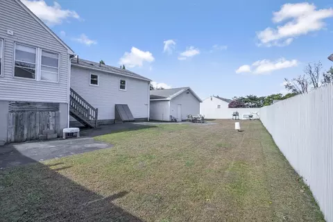 485 Riverside Rd, Springfield, MA 01107 photo 6