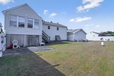 485 Riverside Rd, Springfield, MA 01107 photo 4