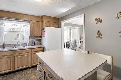 485 Riverside Rd, Springfield, MA 01107 photo 16