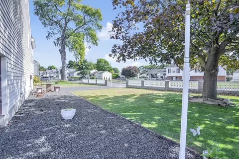 485 Riverside Rd, Springfield, MA 01107 photo 8