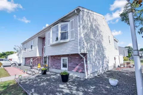 485 Riverside Rd, Springfield, MA 01107