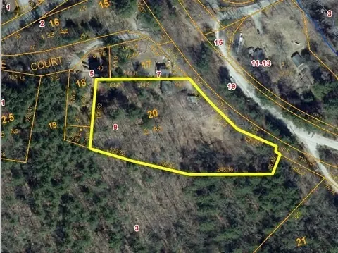 9 Wallace Ct, Oxford, MA 01537