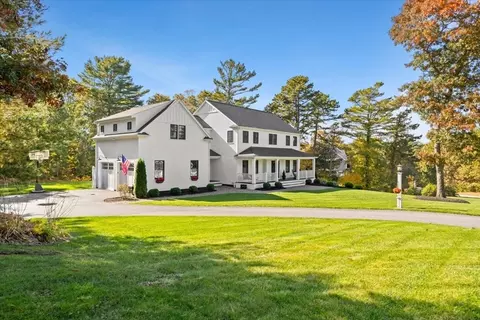 18 Quaker Ln, Bourne, MA 02532