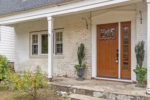 86 School St, Acton, MA 01720