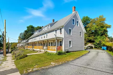2-24 D St, Whitinsville, MA 01588