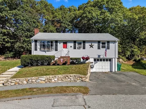 35 Oak Ridge Cir, Lynn, MA 01904