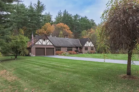 21 Saddle Ln, Groton, MA 01450
