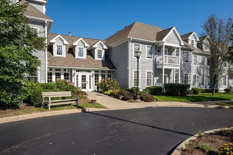 7 Assinippi Ave #306, Norwell, MA 02061