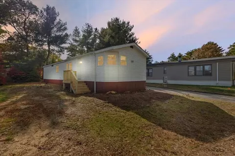 5 Marks Way, Carver, MA 02330