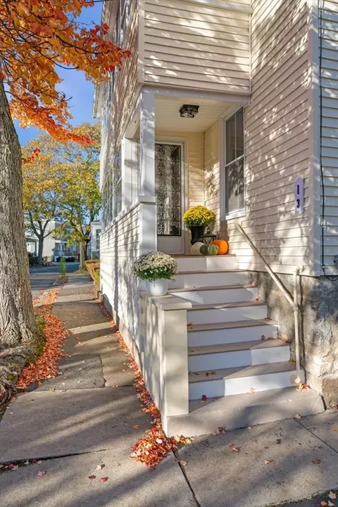 13 Highland St, Salem, MA 01970