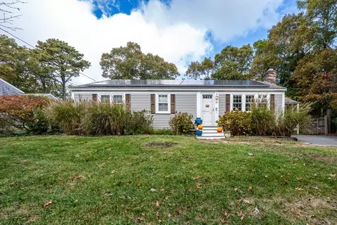 16 Uncle Stanleys Way, Dennis, MA 02660