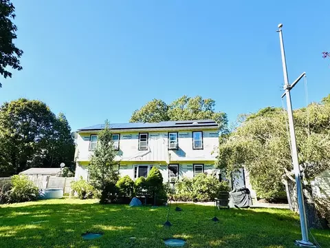 140 Midland Ave, Tisbury, MA 02568