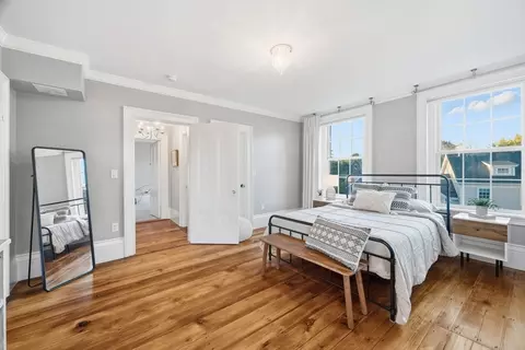 Bedroom - 45 Pleasant St, Marblehead, MA 01945 photo 5 of 8