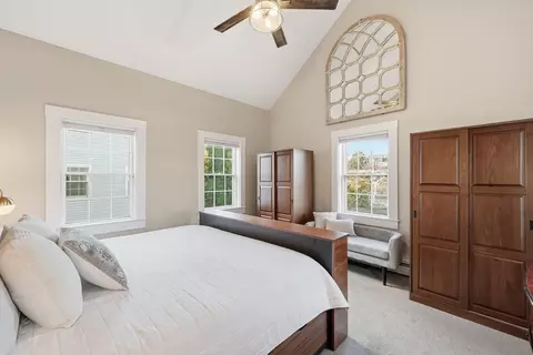 Bedroom - 45 Pleasant St, Marblehead, MA 01945 photo 1 of 8