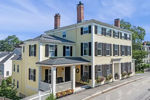 45 Pleasant St, Marblehead, MA 01945