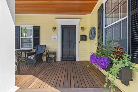 Exterior - 45 Pleasant St, Marblehead, MA 01945 photo 2 of 7