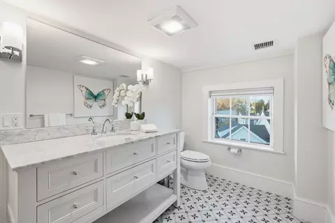 Bath - 45 Pleasant St, Marblehead, MA 01945 photo 8 of 8