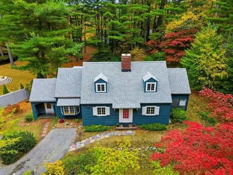 82 Hillcrest Pkwy, Winchester, MA 01890