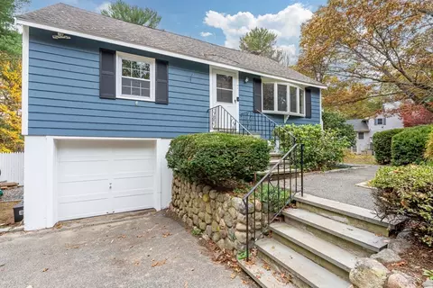 7 Taylor St, Peabody, MA 01960